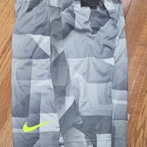 Nike shorts boys Size M